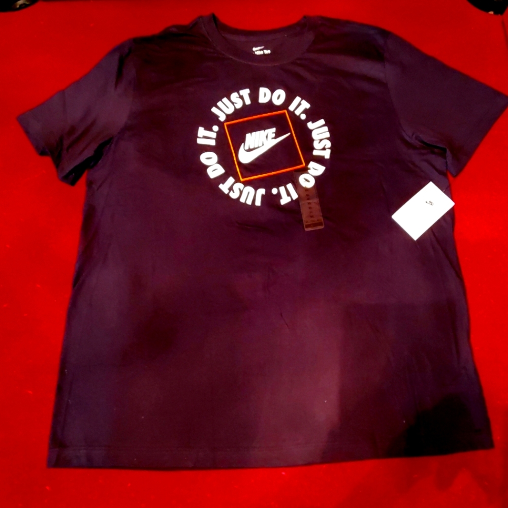 Mens Nike t-shirt
